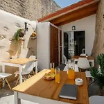 فندق مبيت وإفطار Patio House Óbidos