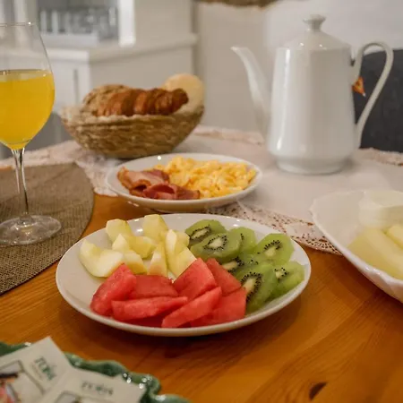 Couette-café Patio House 4*