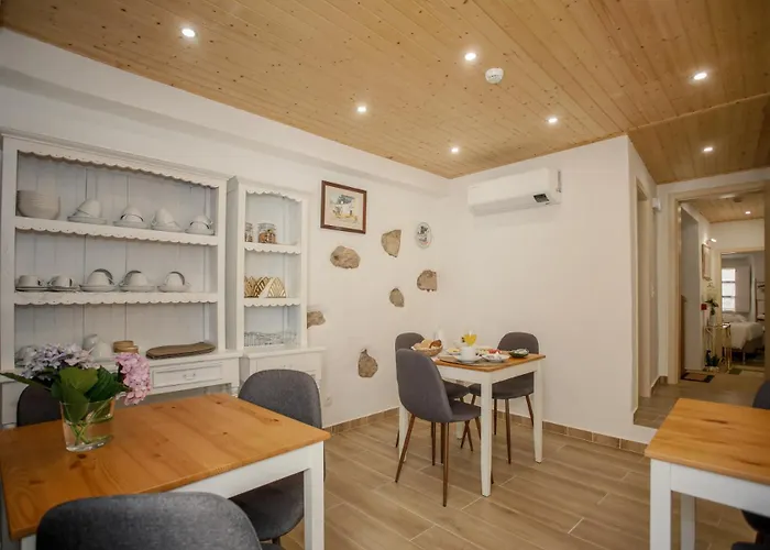 Patio House B&B 오비도스